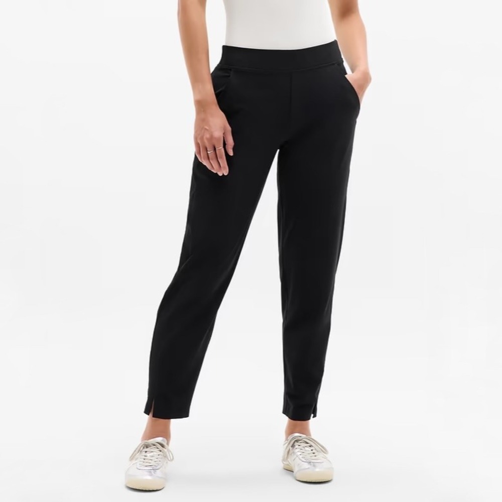Athleta Brooklyn Mid Rise Ankle Pant Black  Tapered Travel Commute Trousers 10
